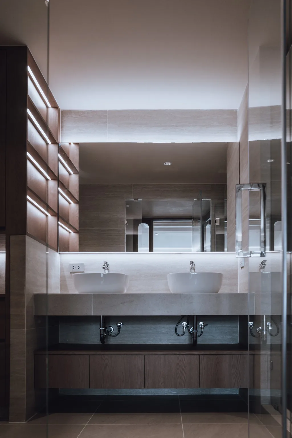 Property photos for Supreme Elegance