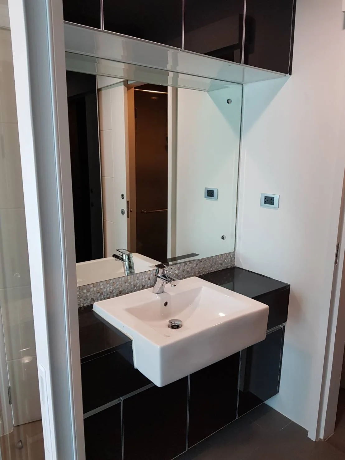 Property photos for The Crest Sukhumvit 34