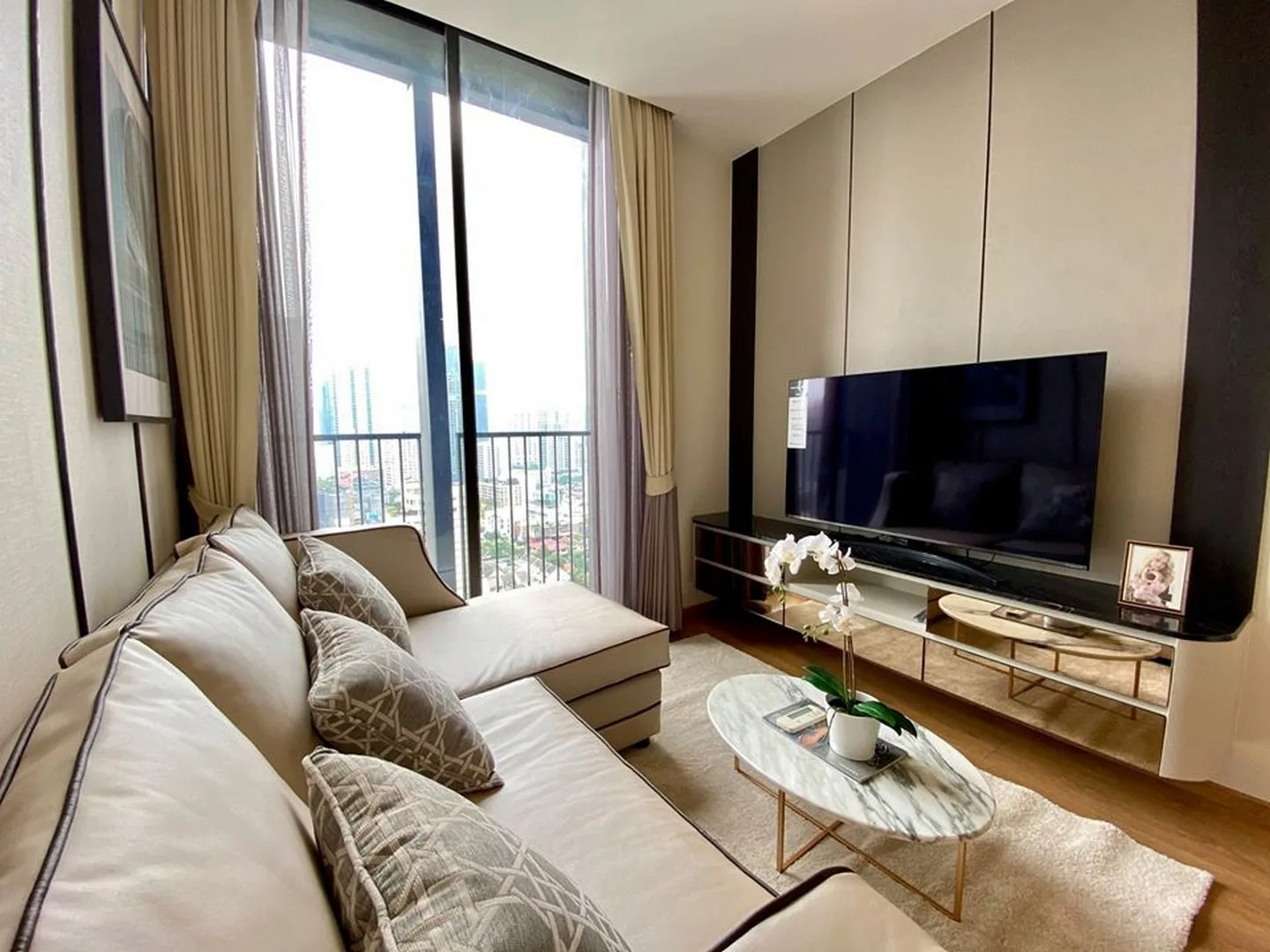 Property photos for Noble BE 33