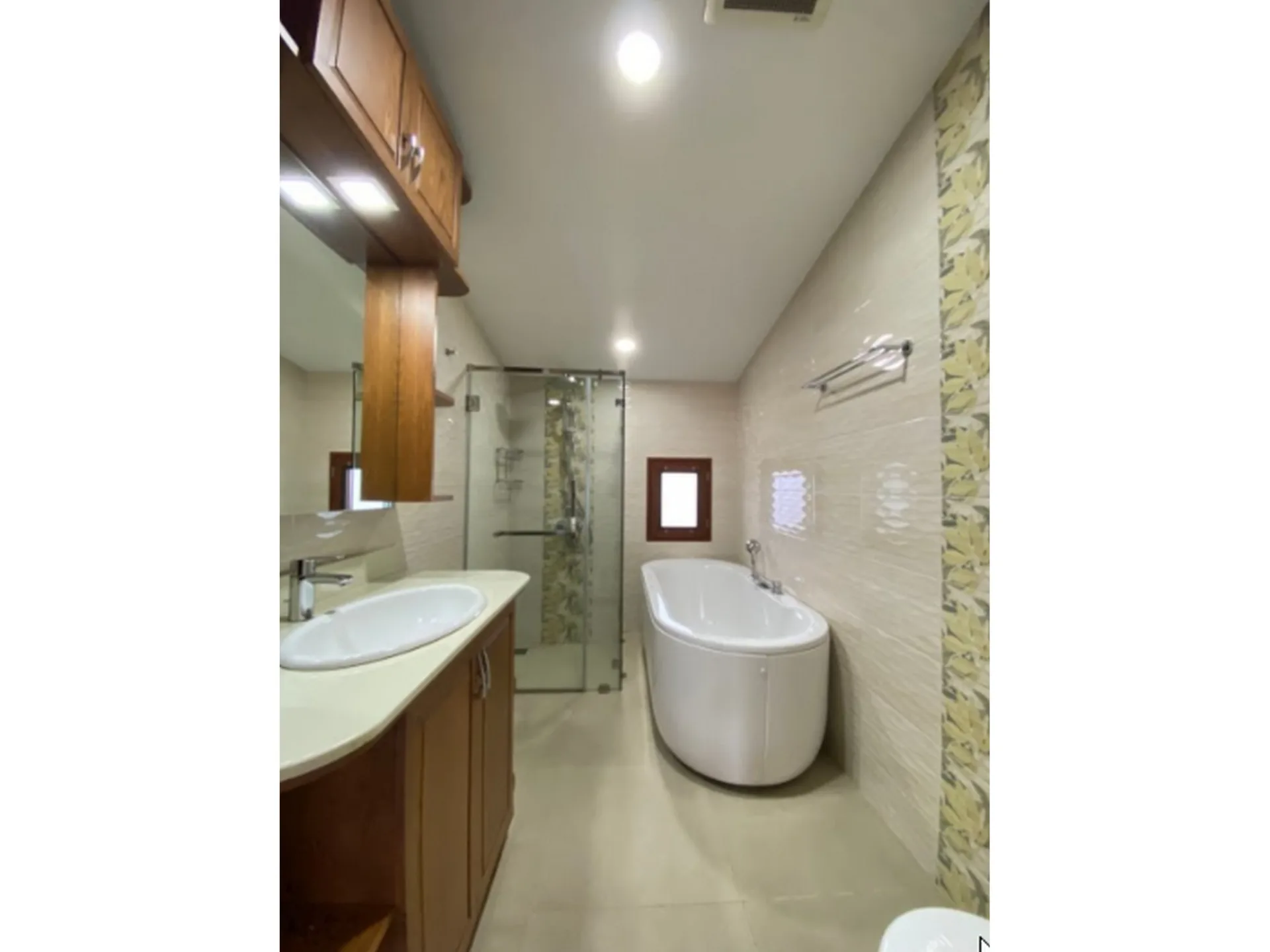 Property photos for 13 Yaek Soi Sammit
