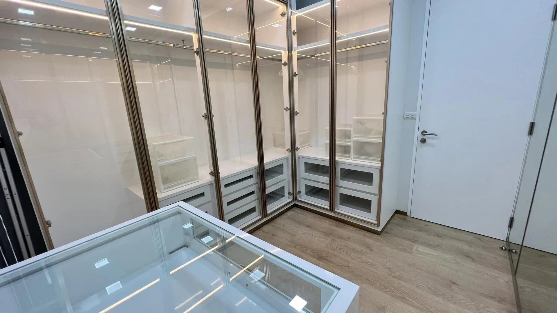 Property photos for Noble BE19
