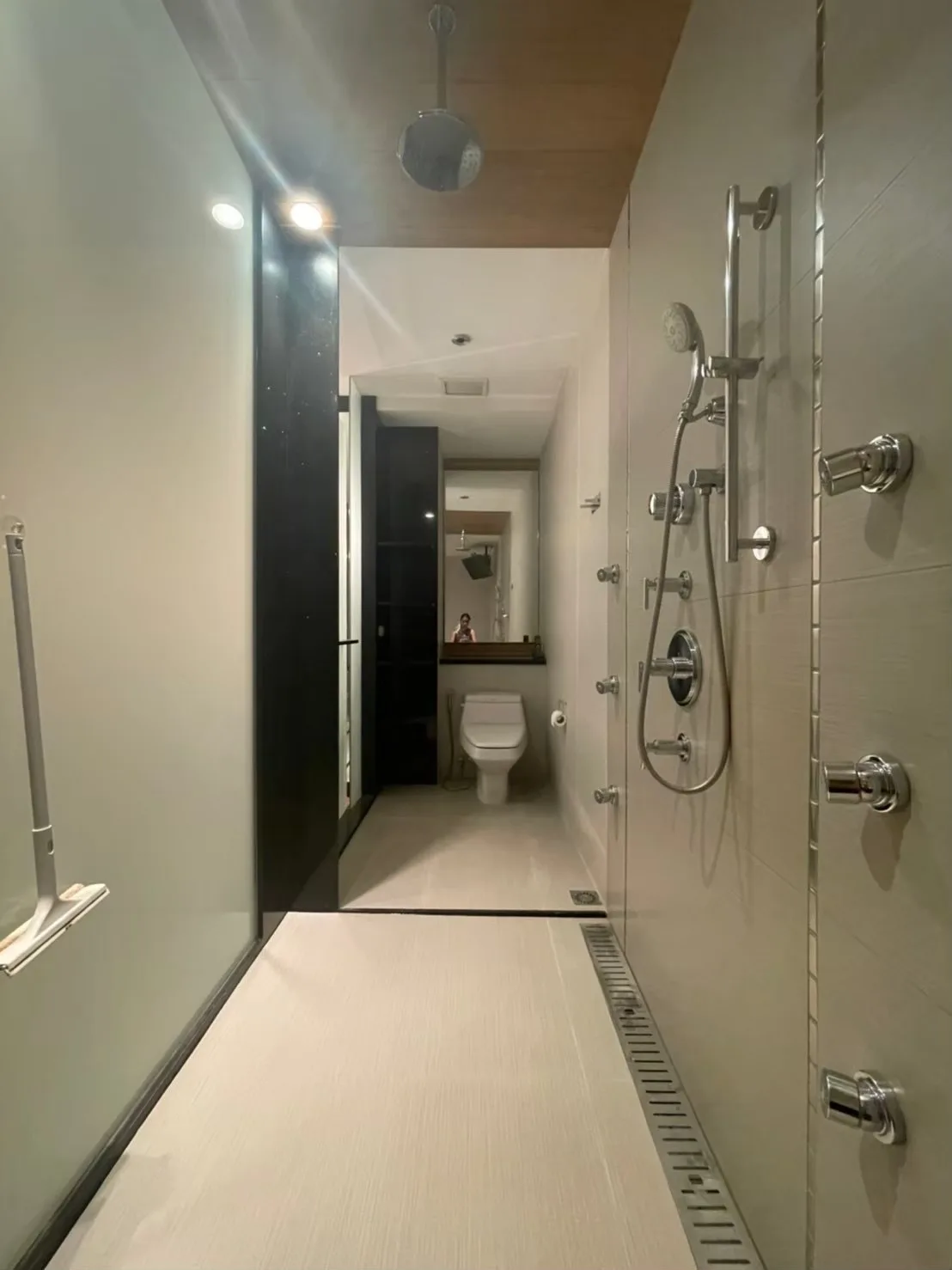 Property photos for Le Raffine Jambunuda Sukhumvit 31