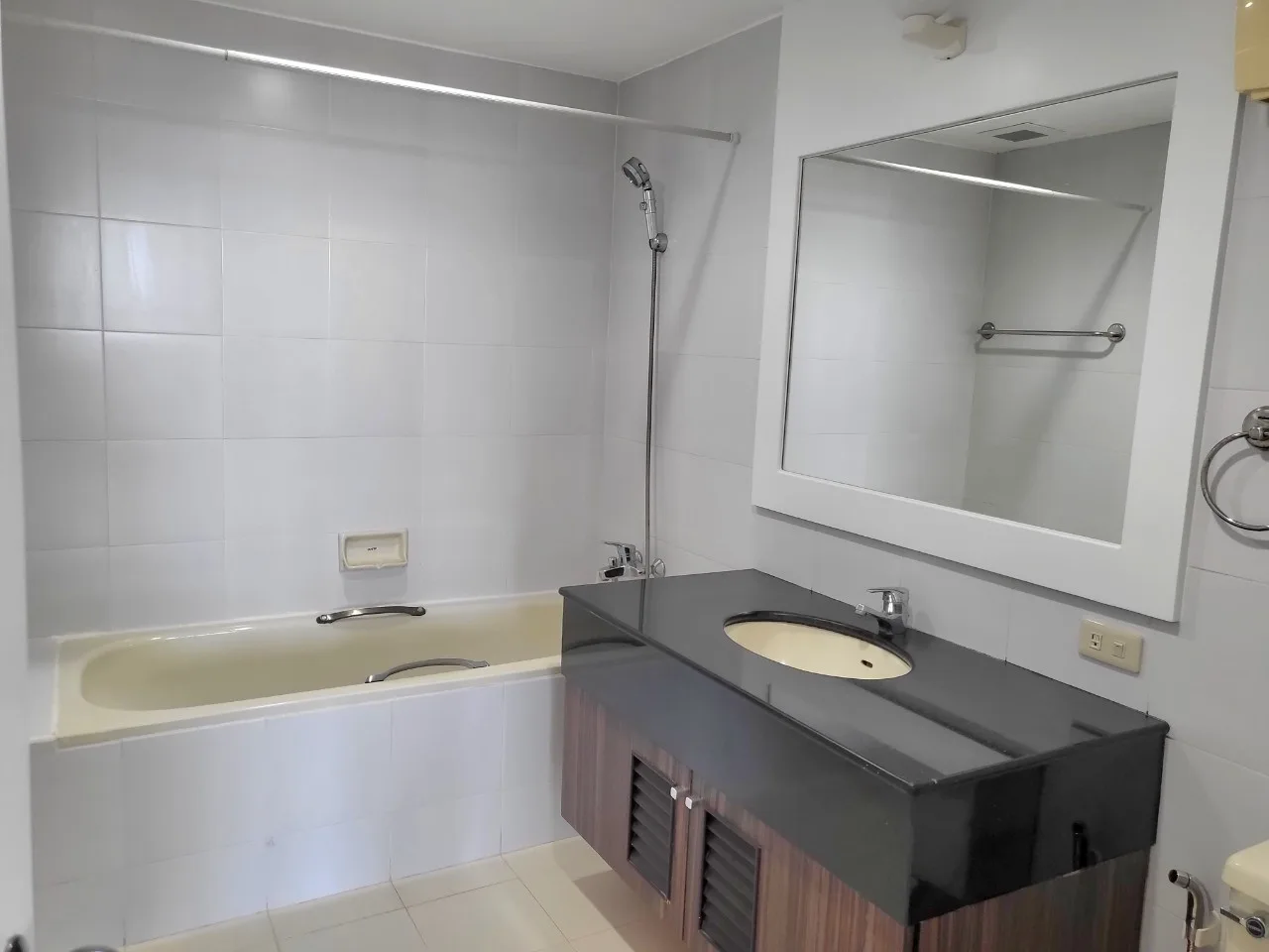 Property photos for Acadamia Grand Tower