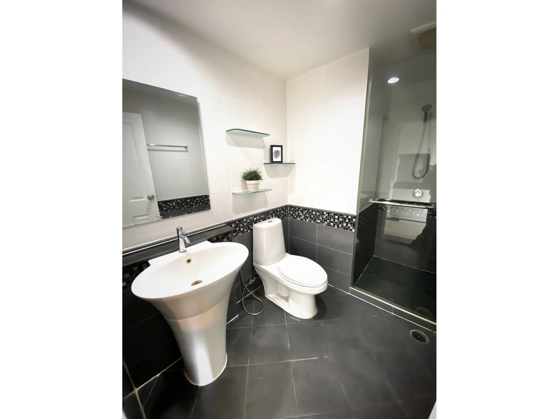 Property photos for The Waterford Sukhumvit 50 Onnut