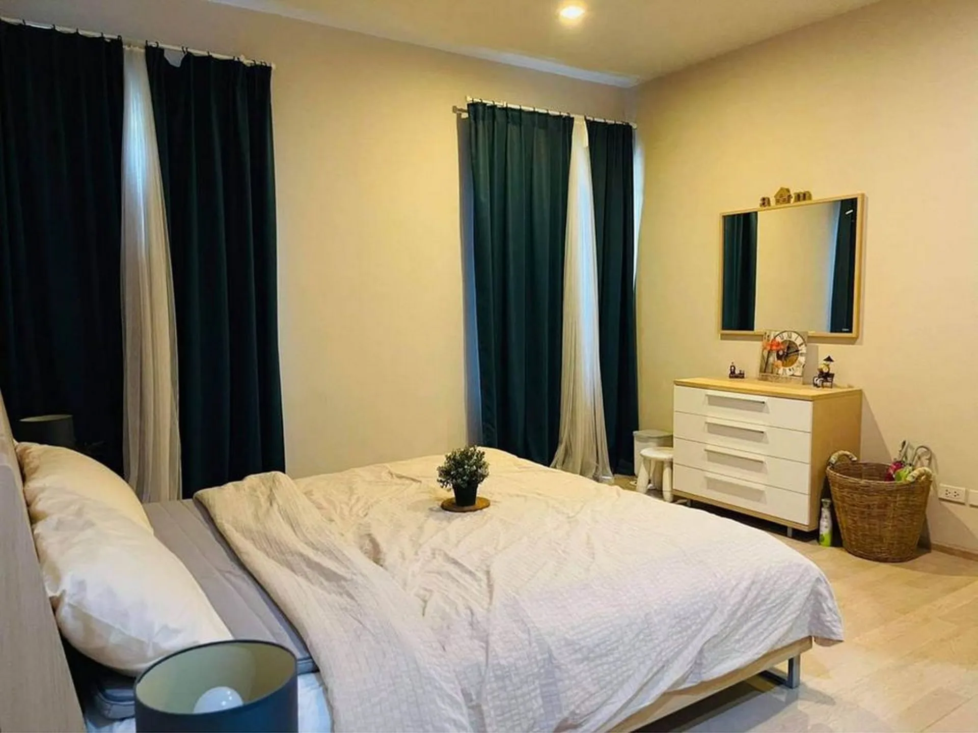 Property photos for Noble Solo