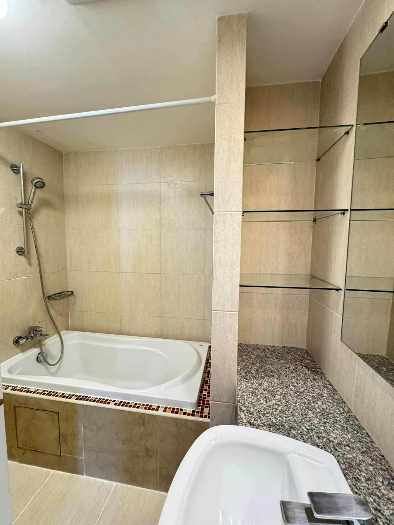 Property photos for The Clover Thonglor