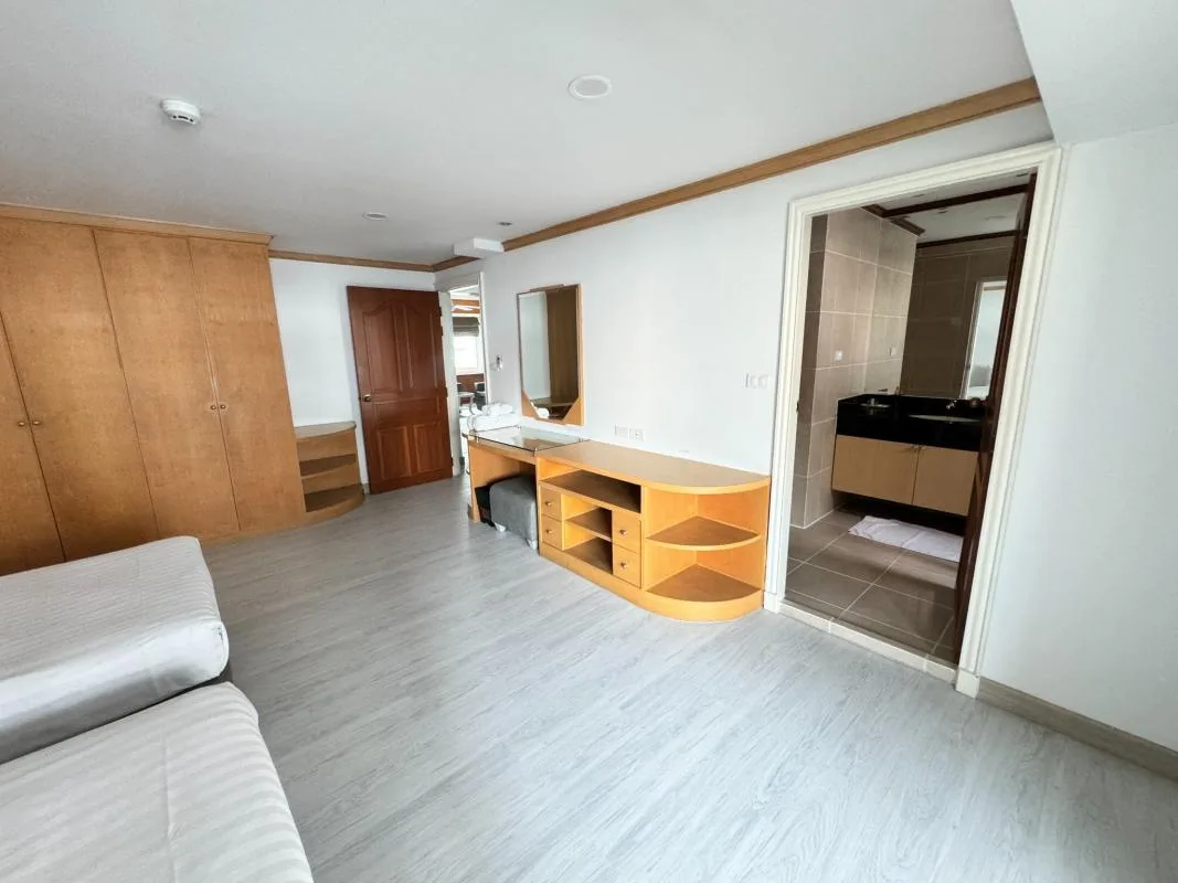Property photos for Chaidee Mansion