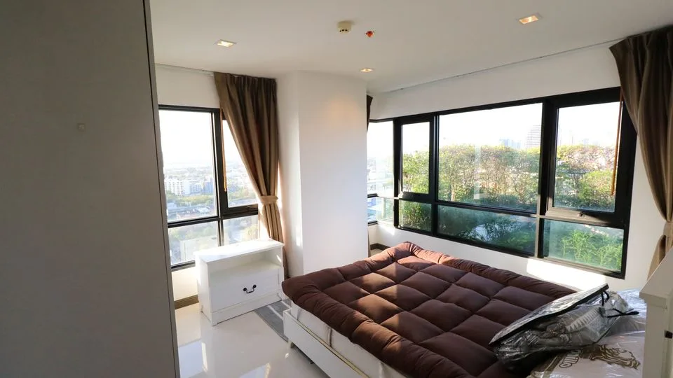 Property photos for Knightsbridge Bearing