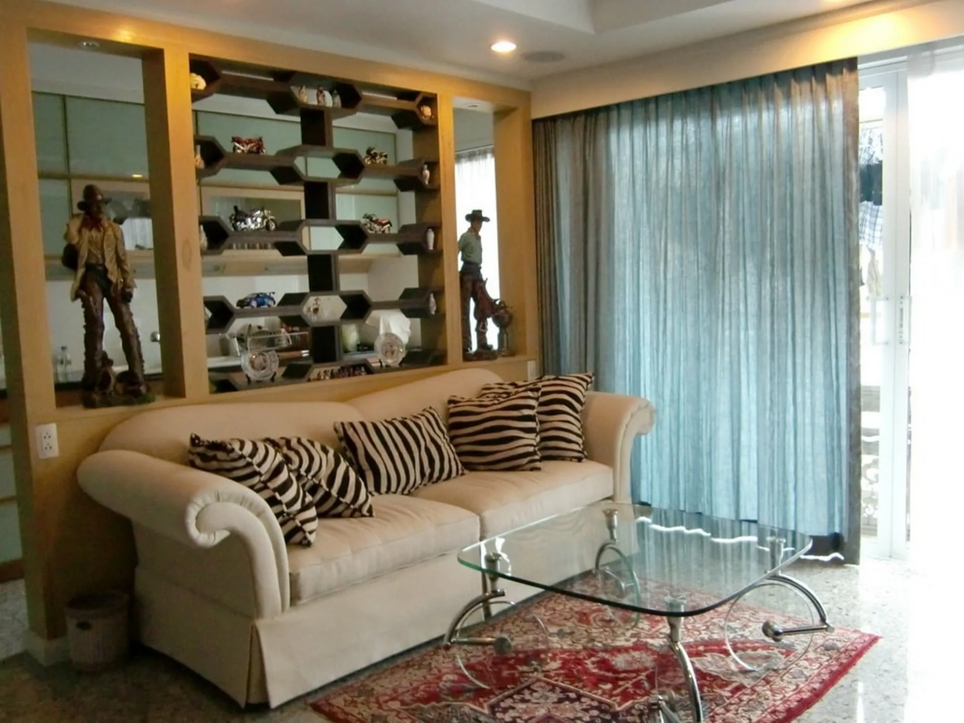 Property photos for Avenue 61