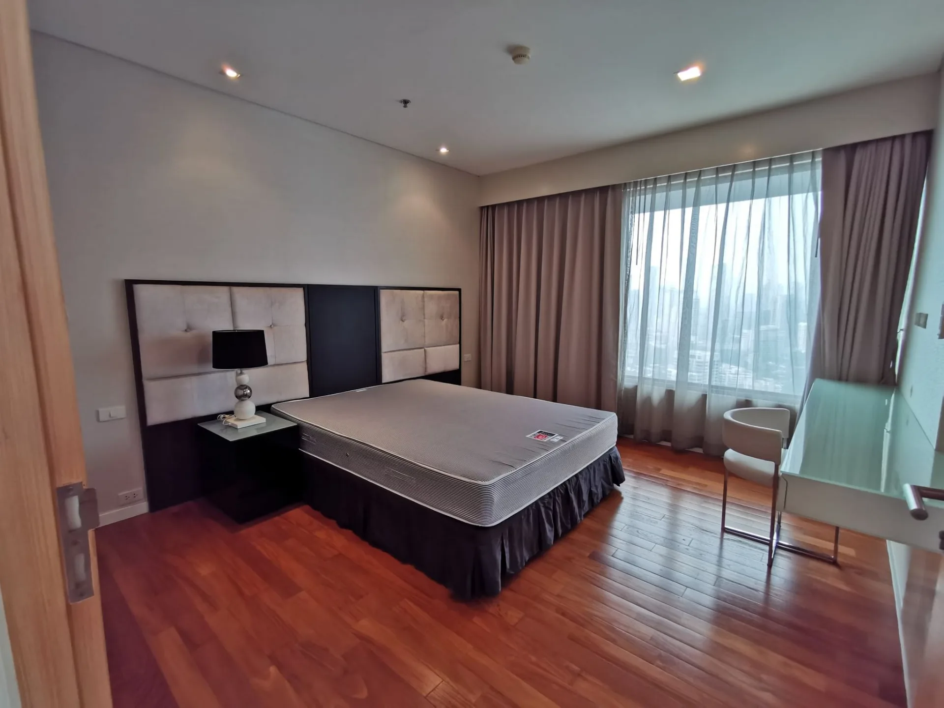 Property photos for Amanta Lumpini