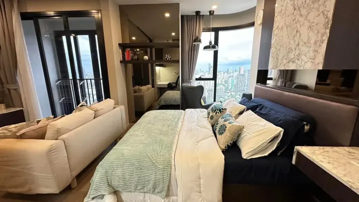 Property photos for Ashton Asoke