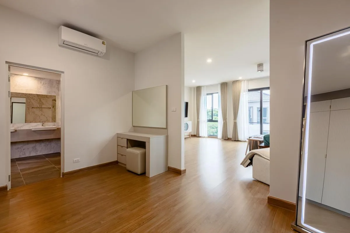 Property photos for Baan Klang Muang The Edition Bangna-Wongwaen