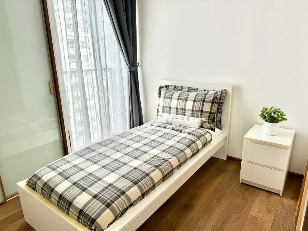 Property photos for Noble BE 33