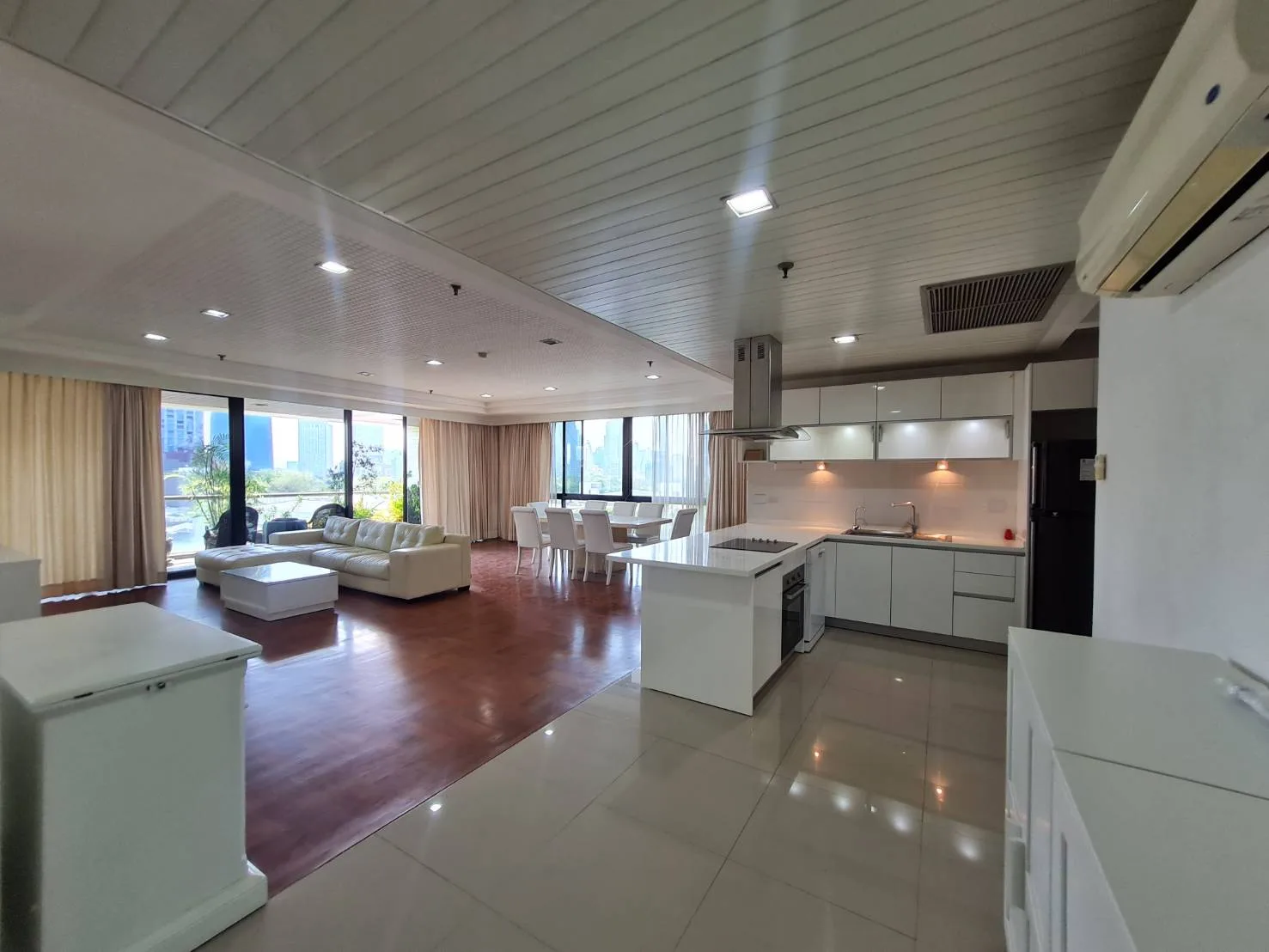 Property photos for Polo Park