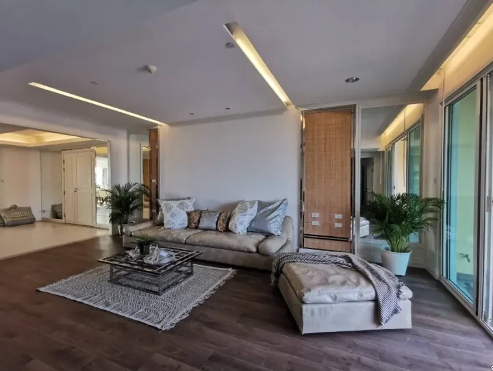 Property photos for Wilshire