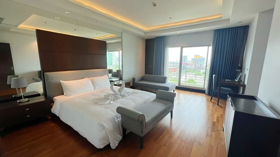 Property photos for Royal Residence Park