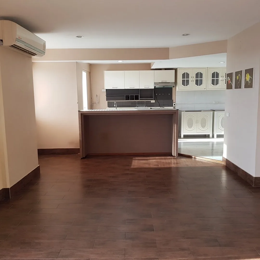 Property photos for Flora Ville