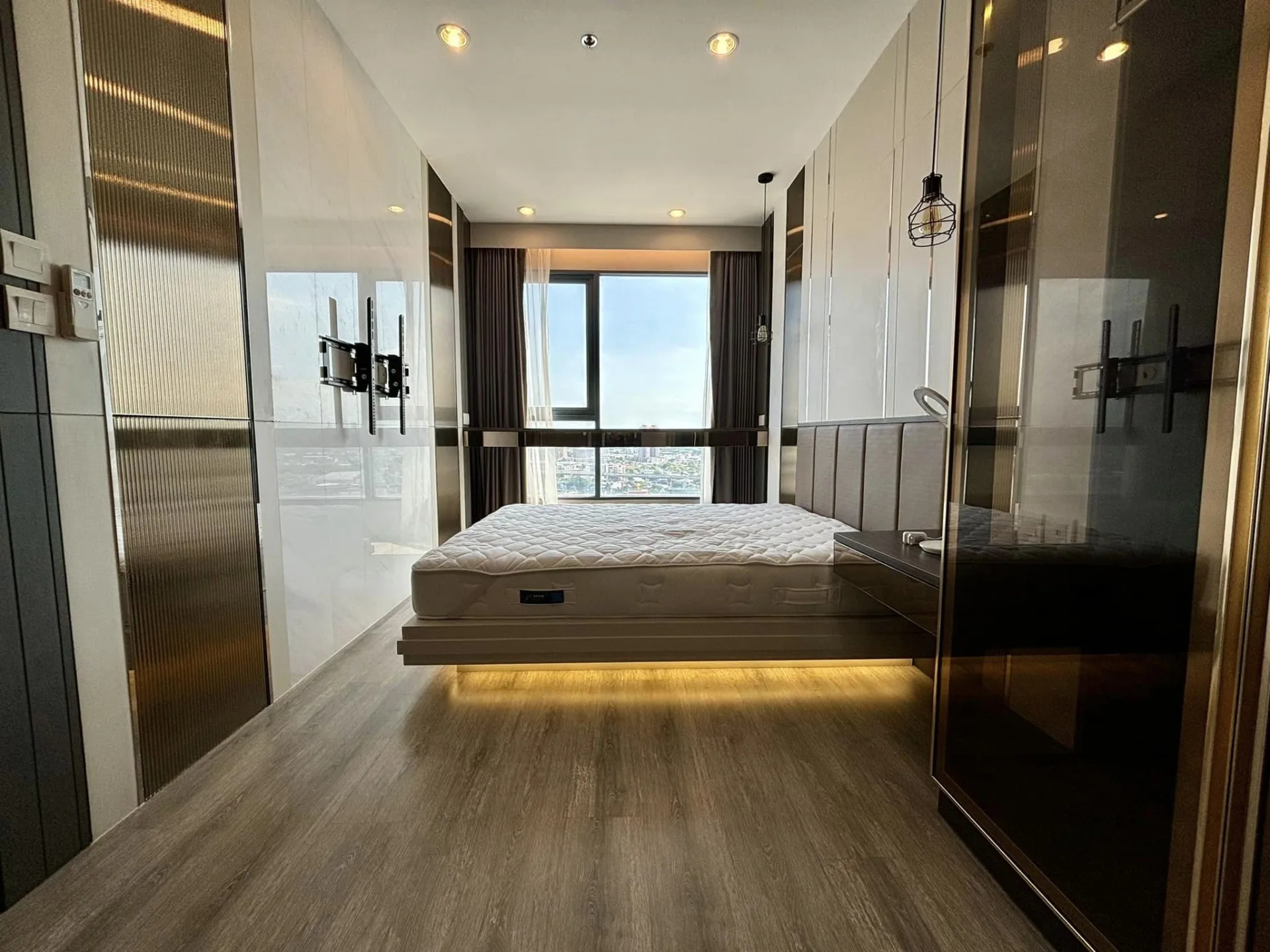 Property photos for IDEO Mobi Sukhumvit 66