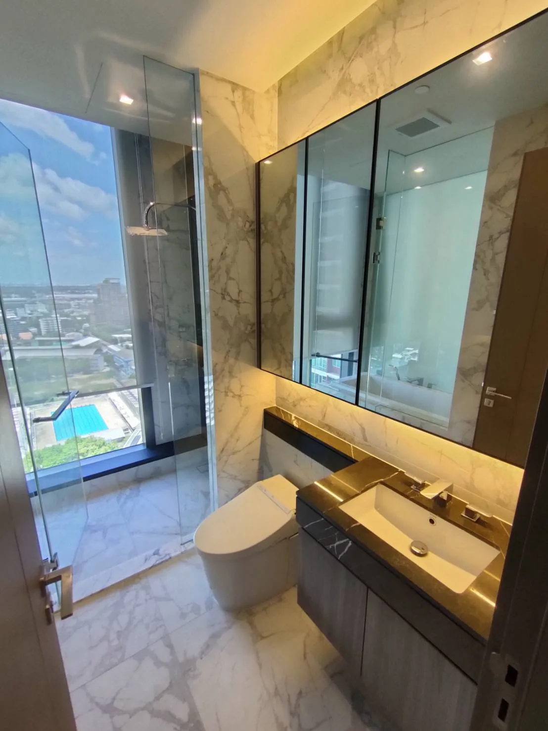 Property photos for Hyde Heritage Thonglor