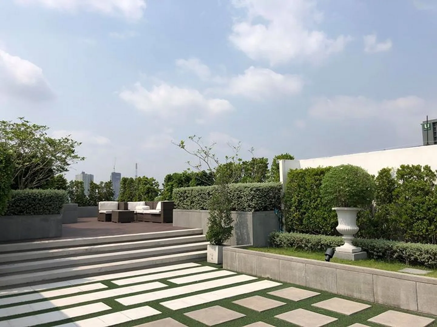 Property photos for Notting Hill Tiwanon