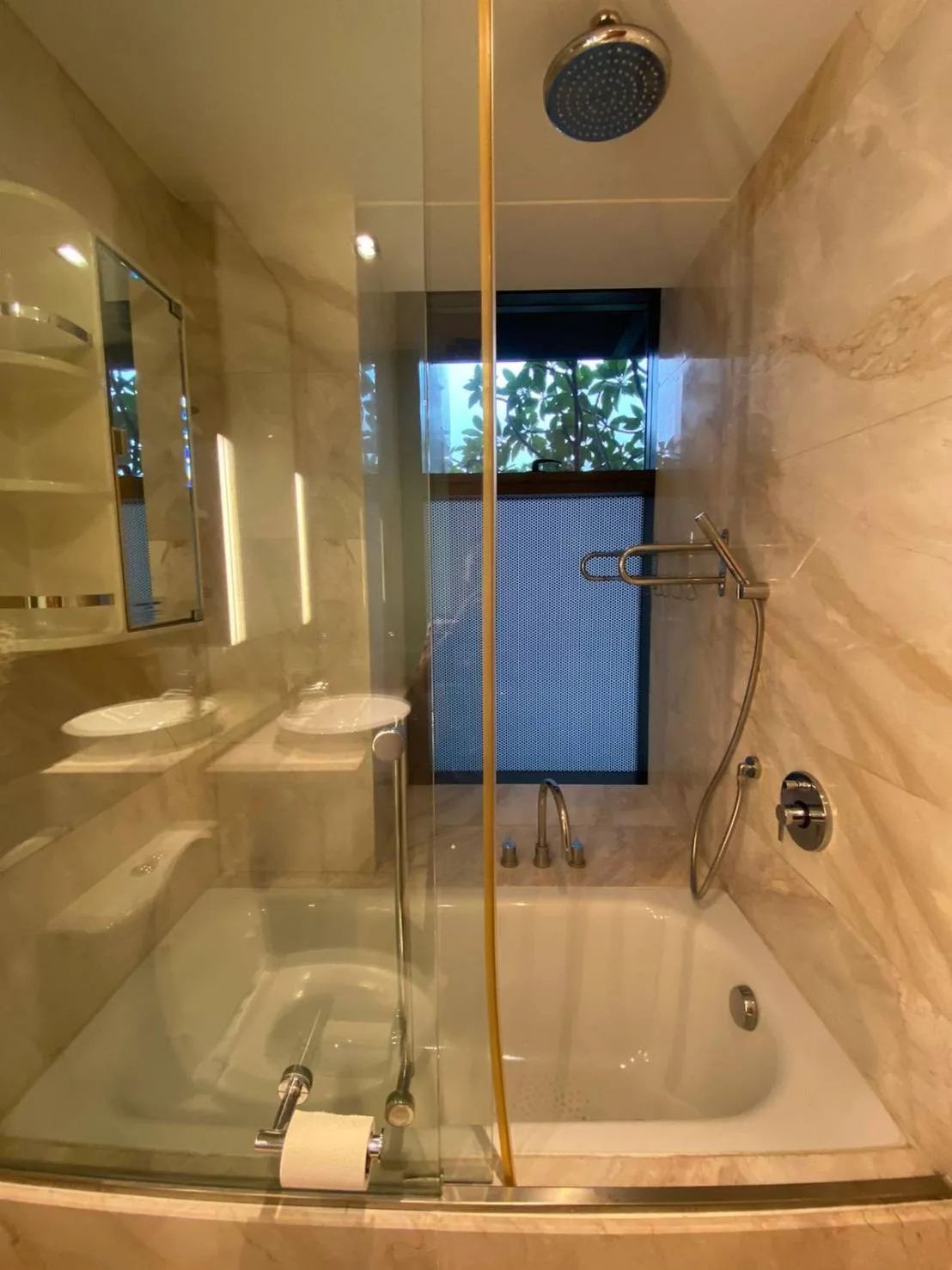Property photos for The Met