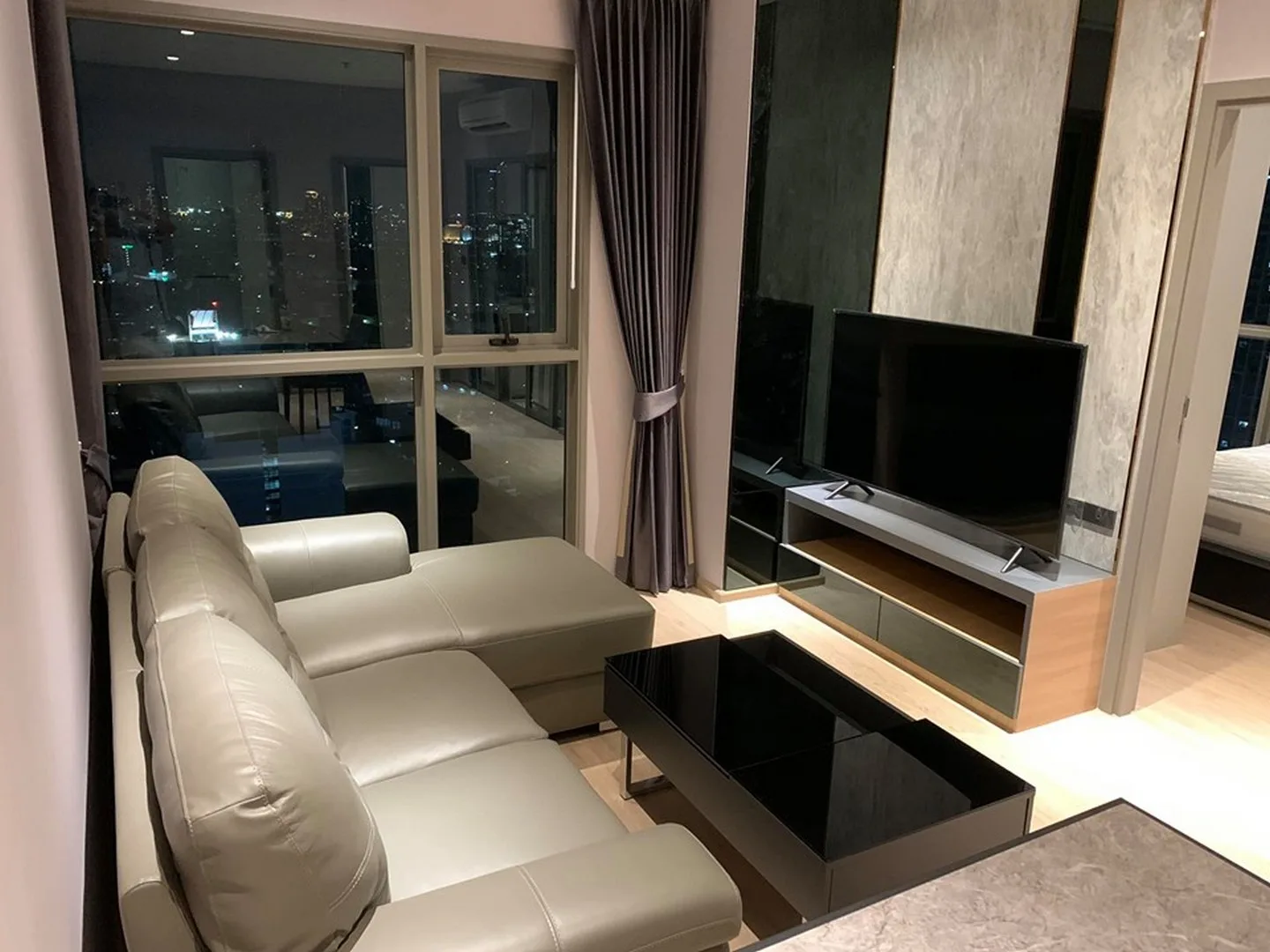 Property photos for Whizdom Station Ratchada - Thapra