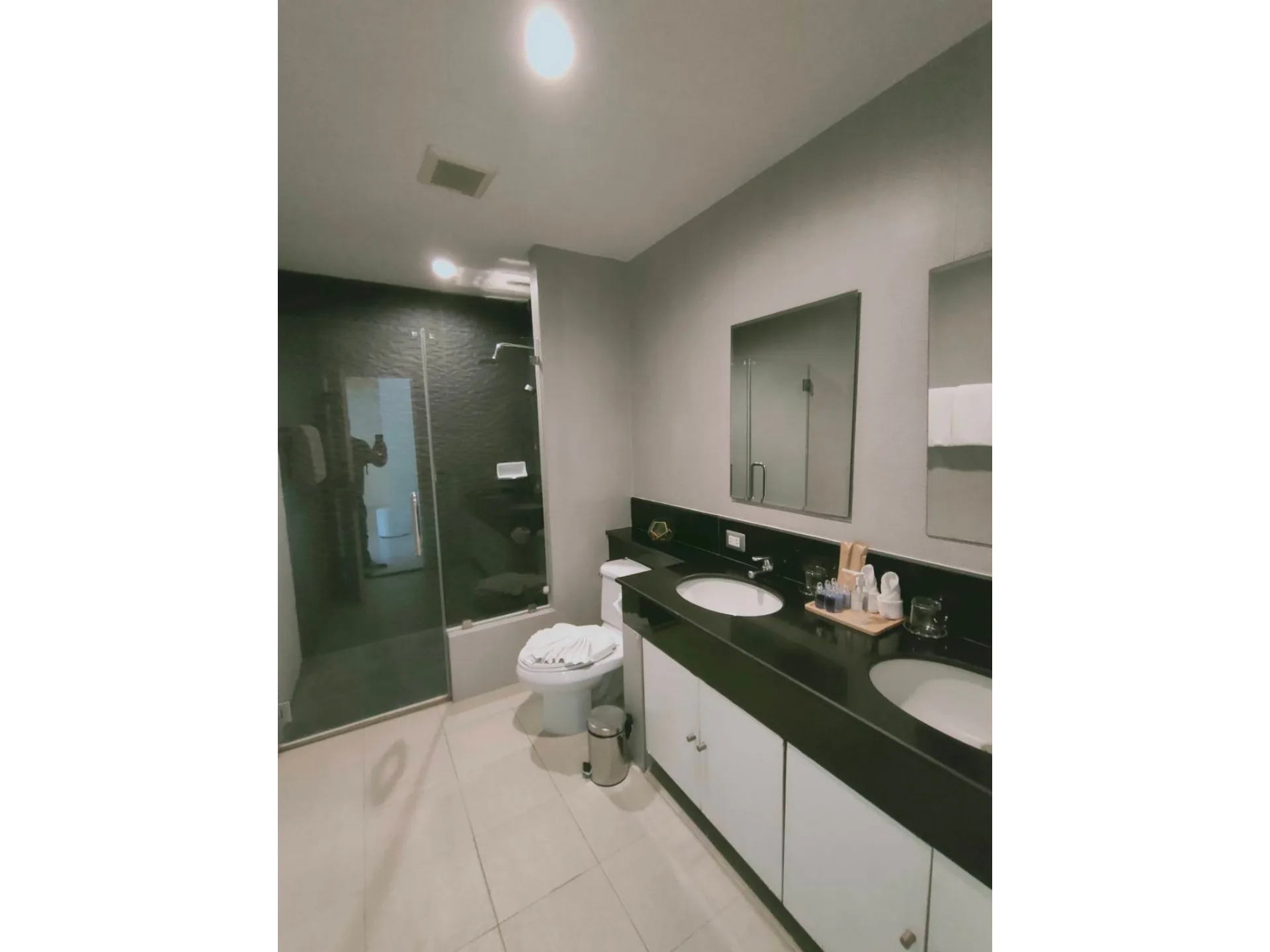 Property photos for Benviar Tonson Residence