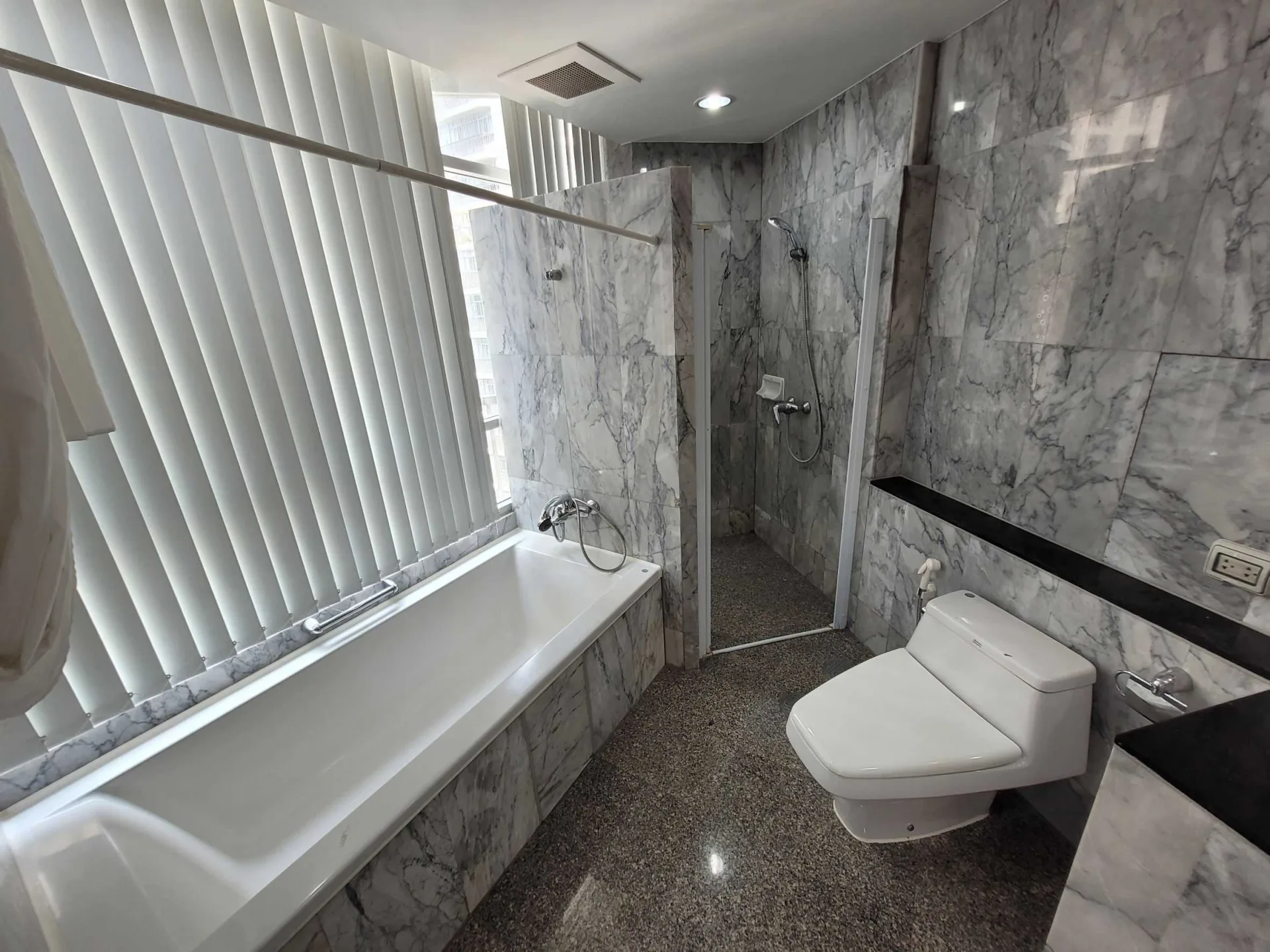 Property photos for Prasanmitr Thani Tower
