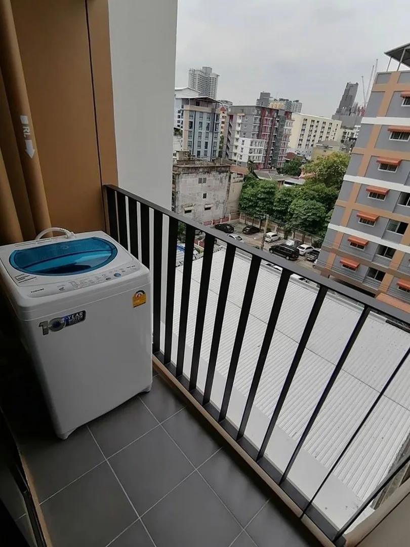 Property photos for Brown Condo Huaikwang