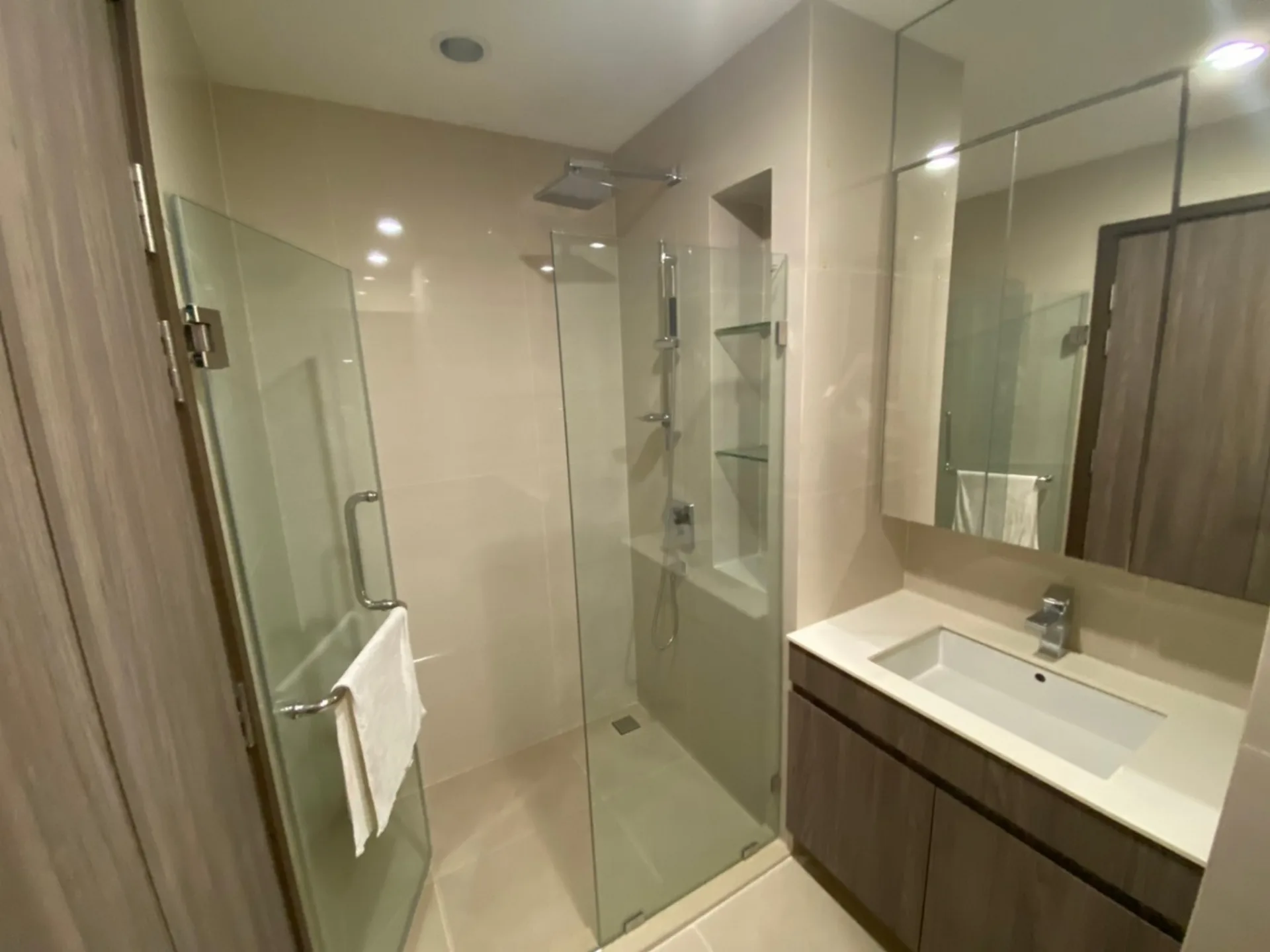 Property photos for IDEO Mobi Sukhumvit 66