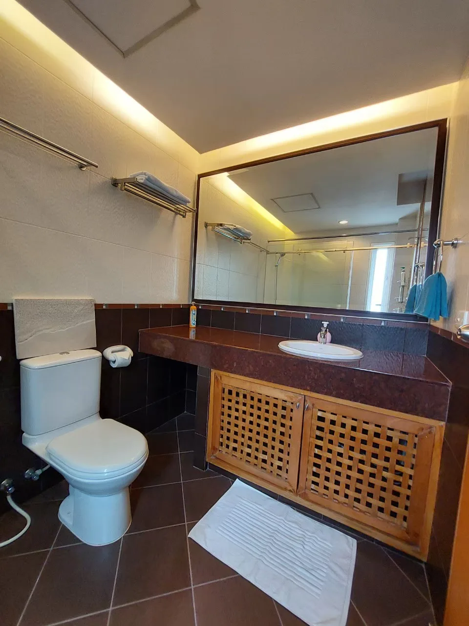 Property photos for Esmeralda Apartments