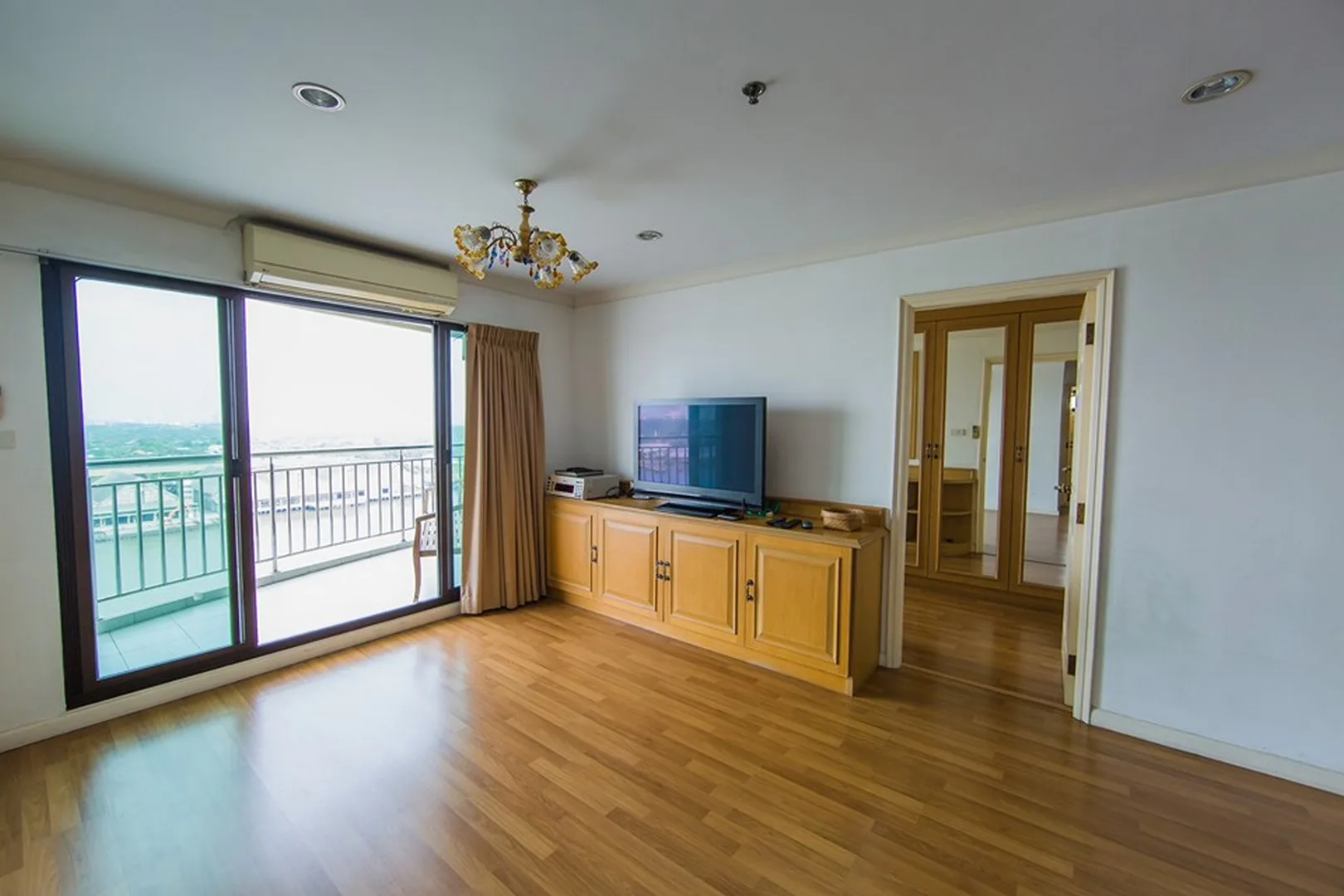 Property photos for Lumpini Place Narathiwas - Chaopraya