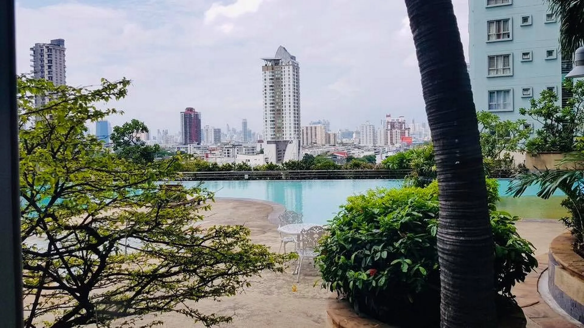 Property photos for Lumpini Place Water Cliff