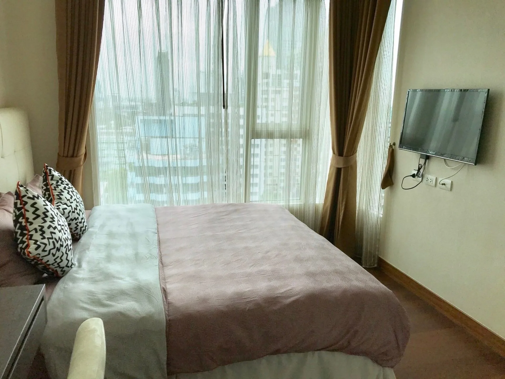 Property photos for Ivy Thonglor