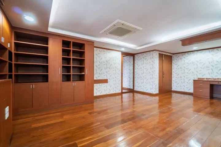 Property photos for Asoke Tower