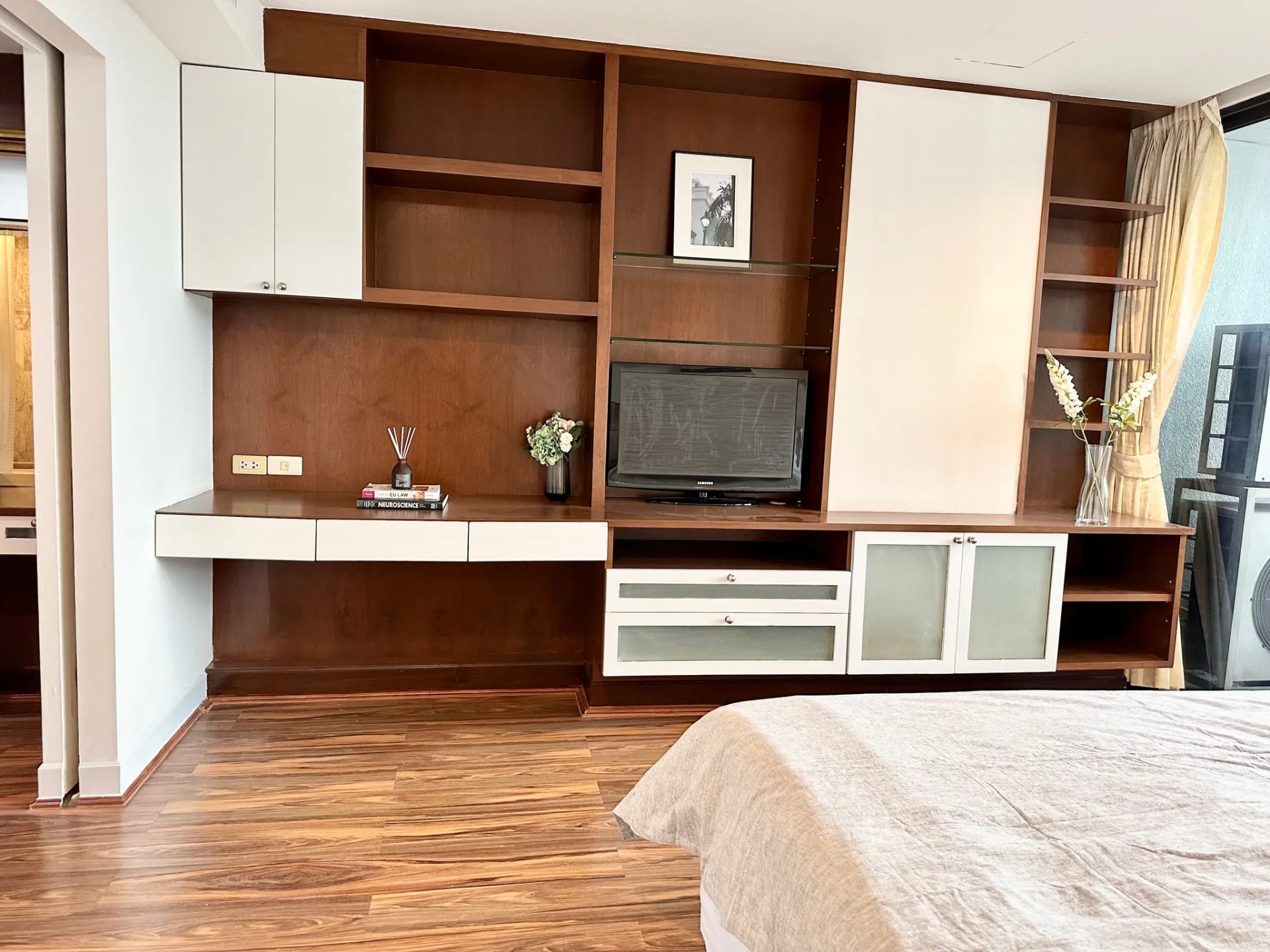 Property photos for The Royal Place 1