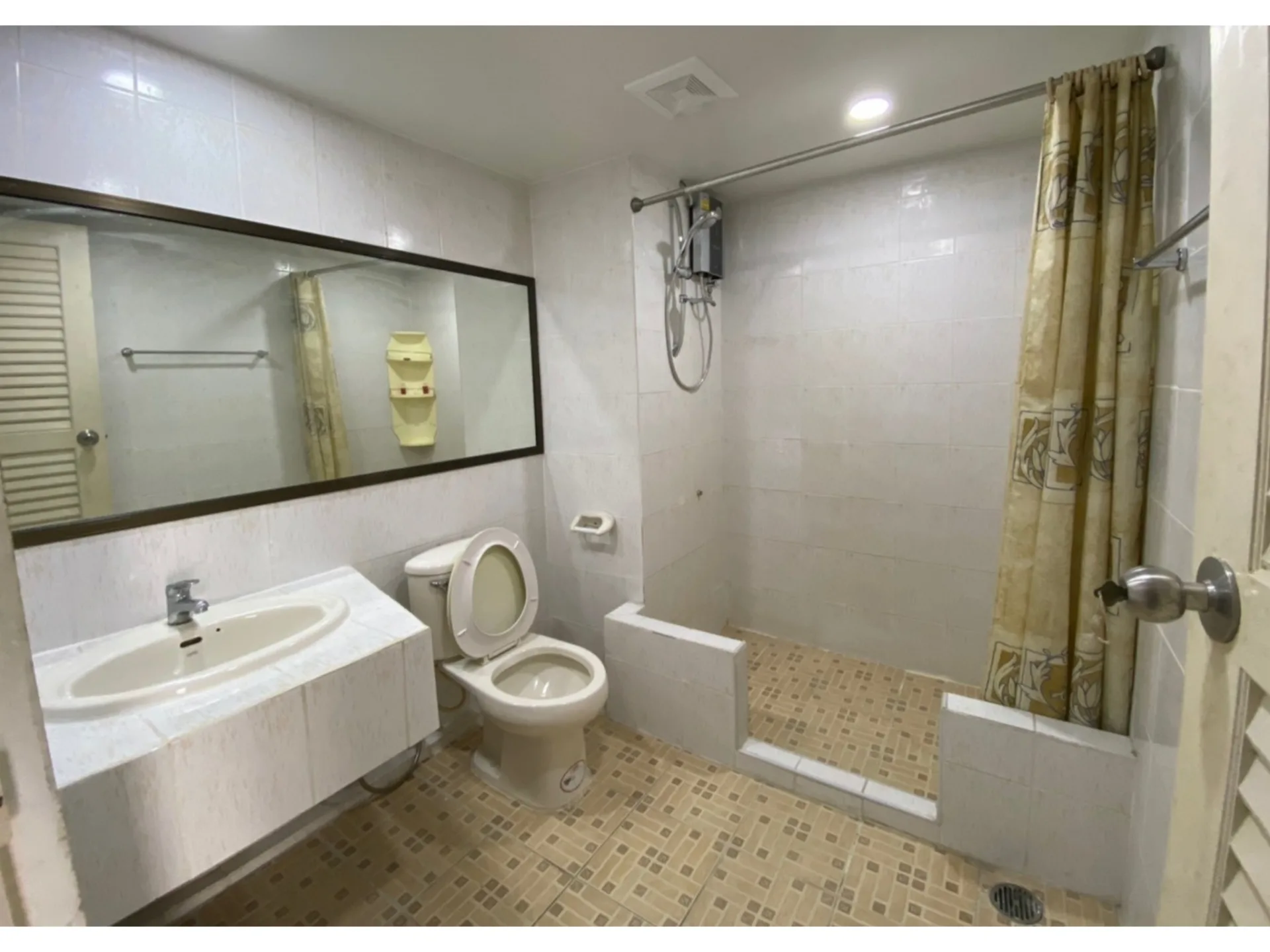 Property photos for 38 Mansion