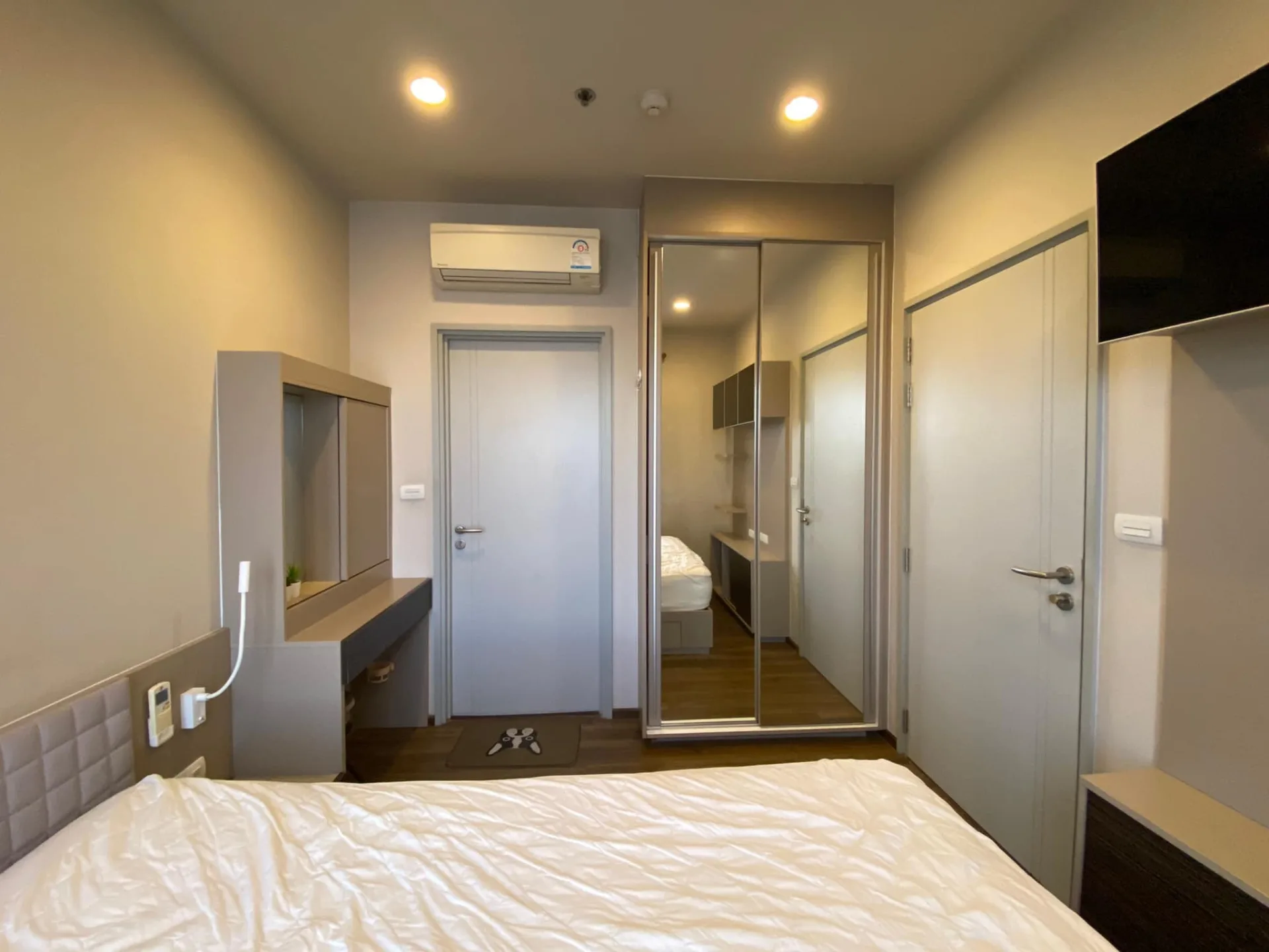 Property photos for Onyx Phaholyothin