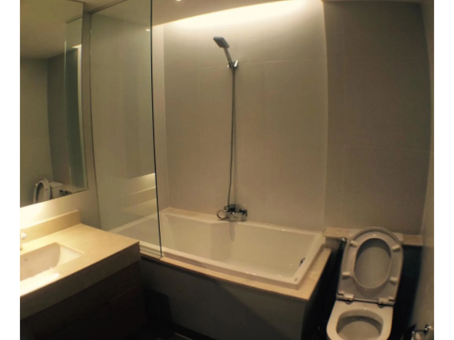 Property photos for Tidy Deluxe Sukhumvit 34