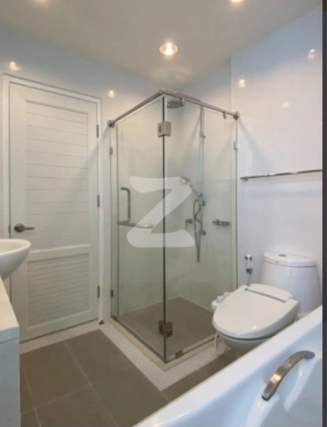 Property photos for Siri Residence
