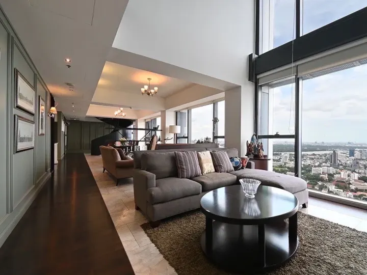 Property photos for The Met