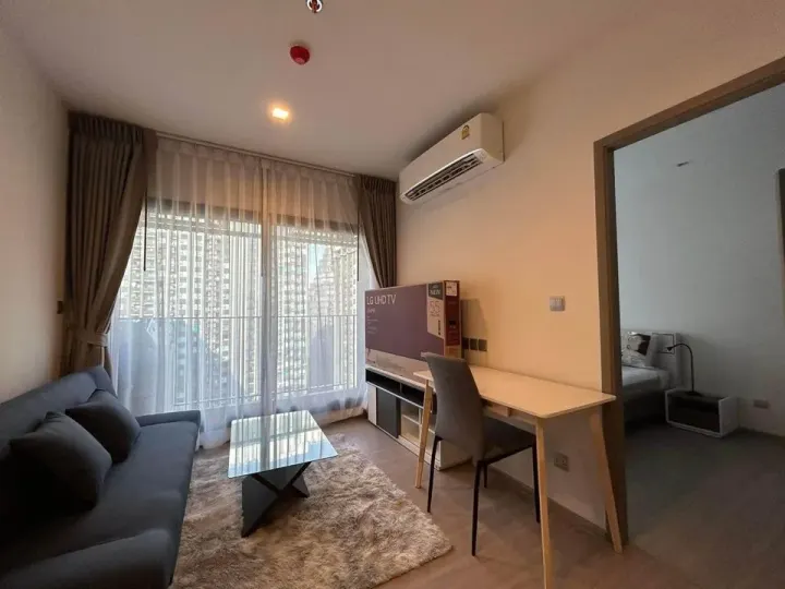 Property photos for Life Asoke Hype