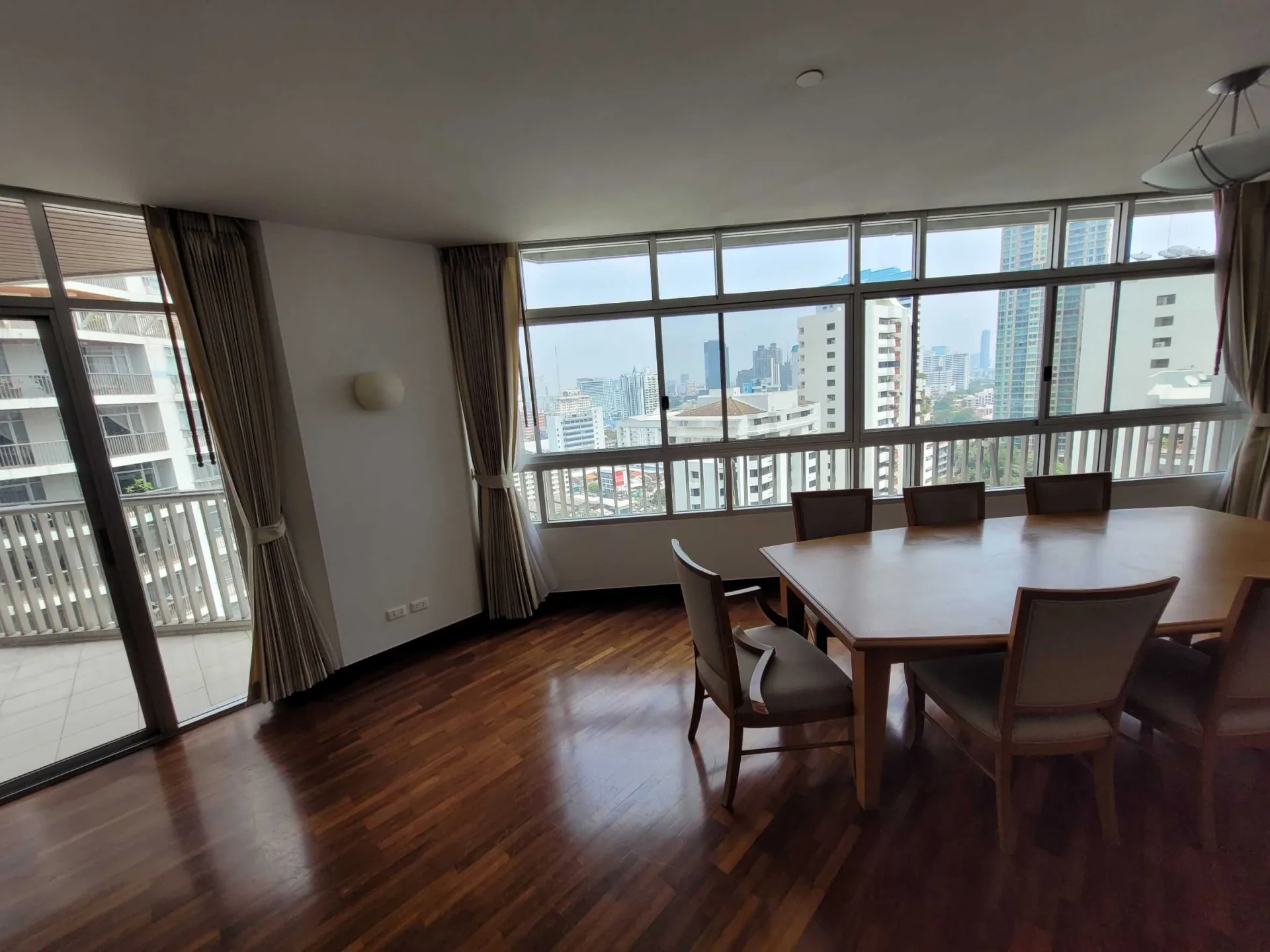 Property photos for Prasanmitr Thani Tower