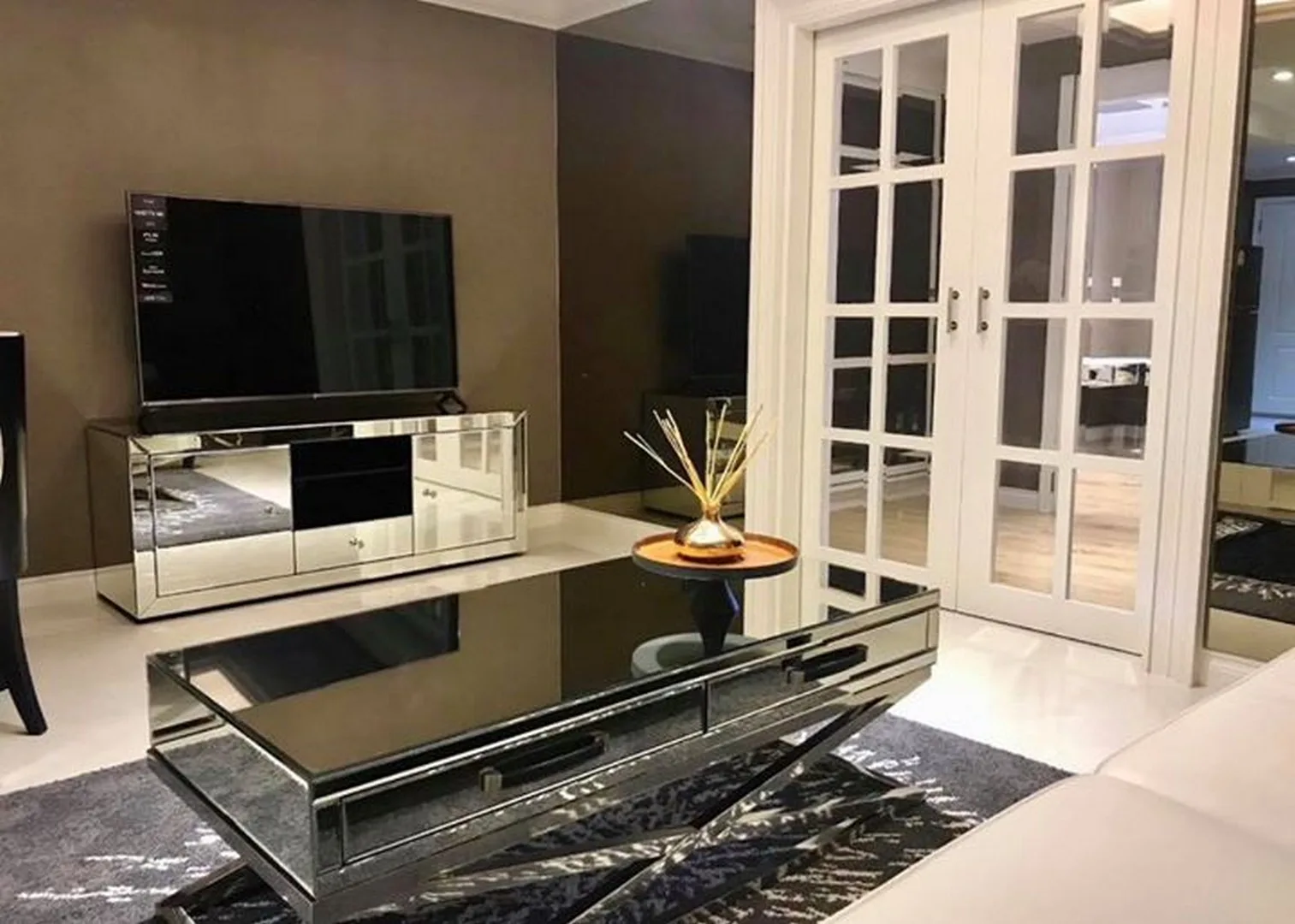 Property photos for State Tower