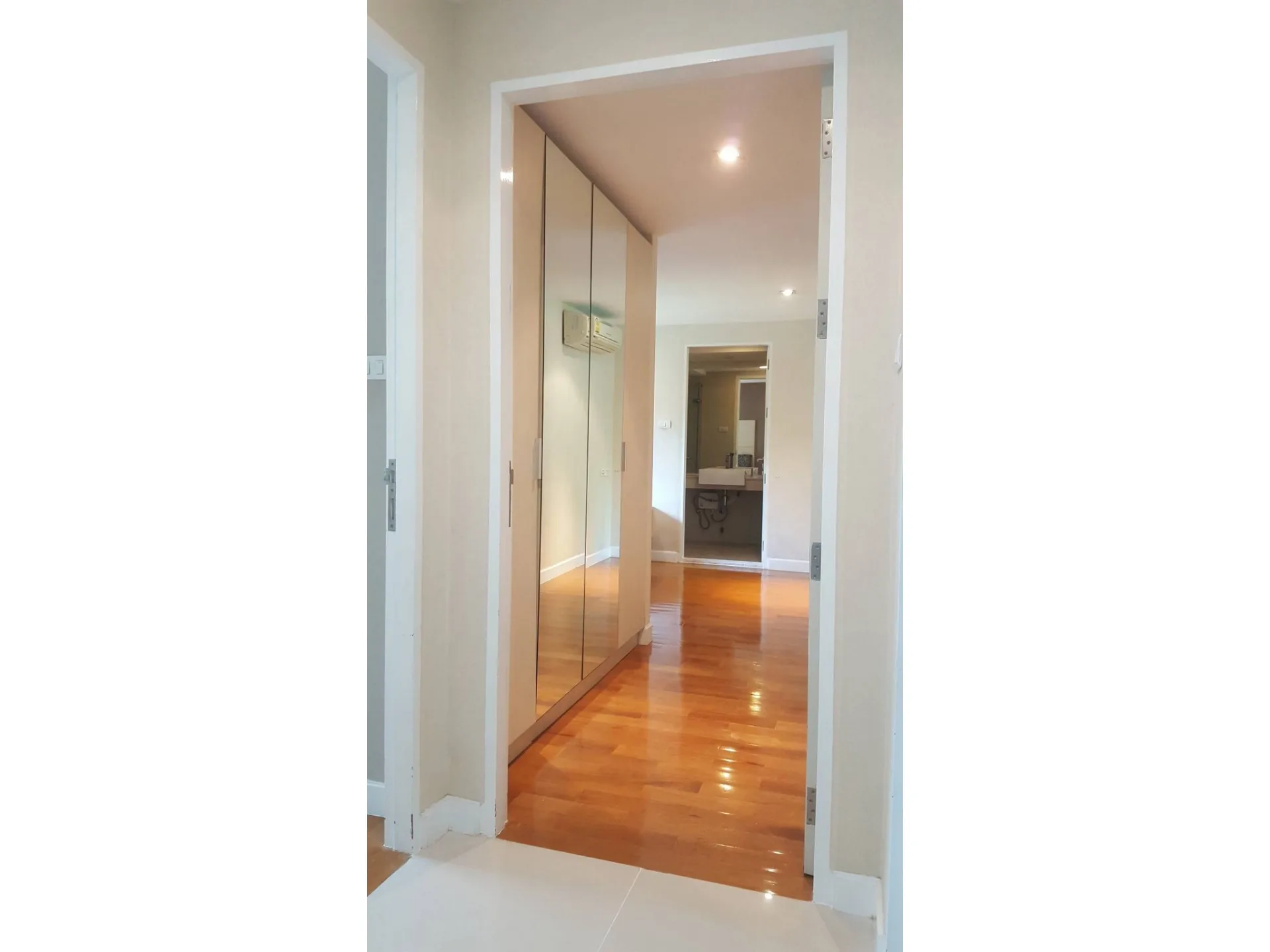 Property photos for Le Nice Ekamai