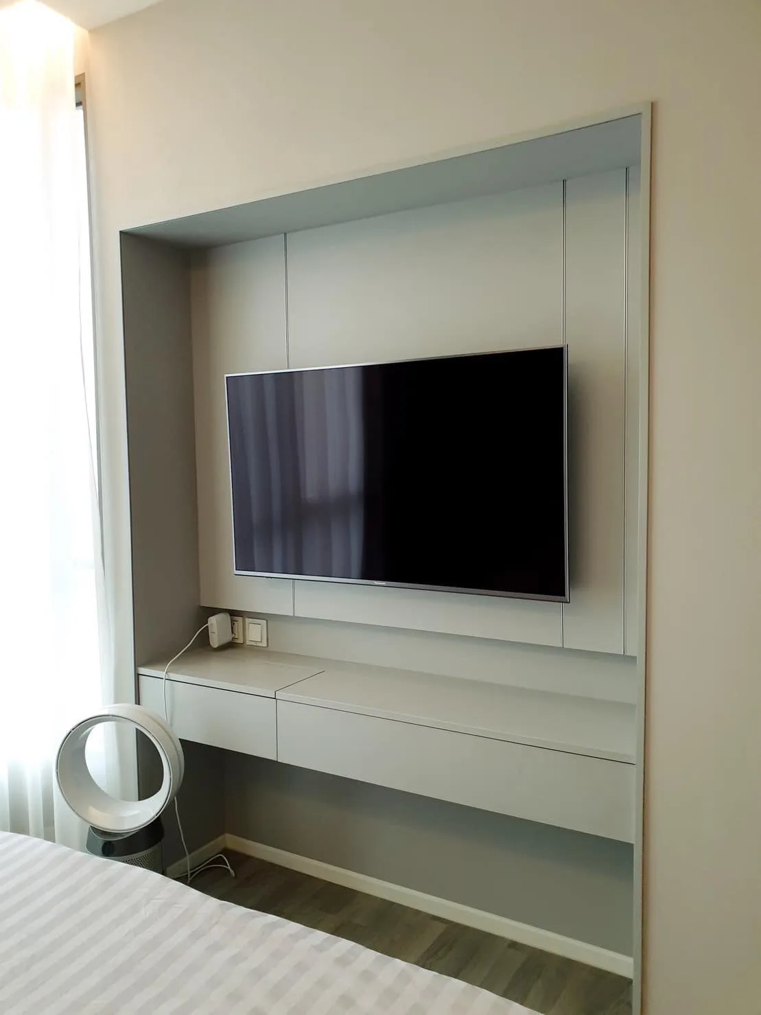 Property photos for The Room Sathorn - St.Louis