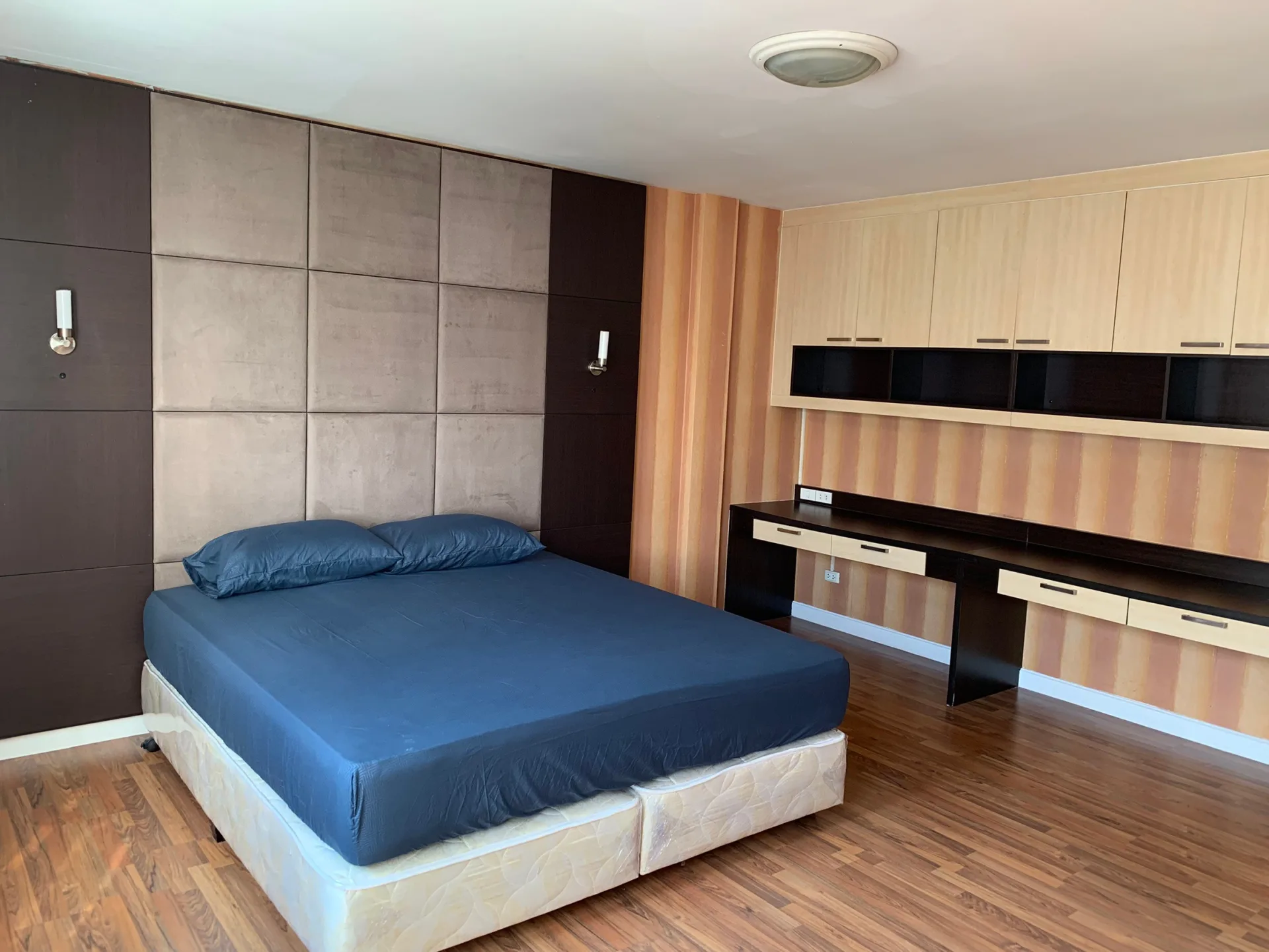 Property photos for Townhouse Soi Santi Suk