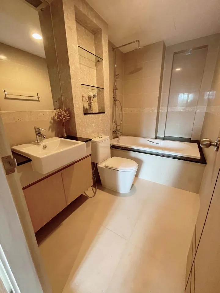 Property photos for The Crest Ruamrudee
