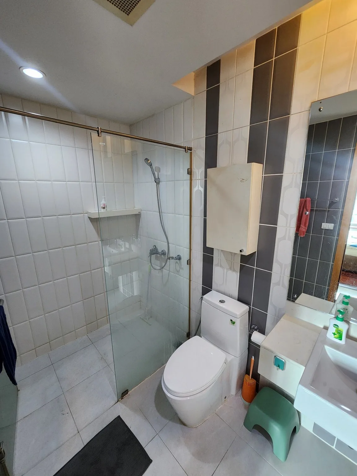 Property photos for Circle Condominium