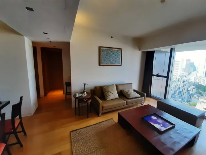 Property photos for The Met